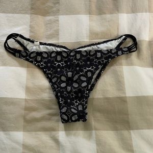 🖤Victoria Secret super CHEEKY bottoms🖤